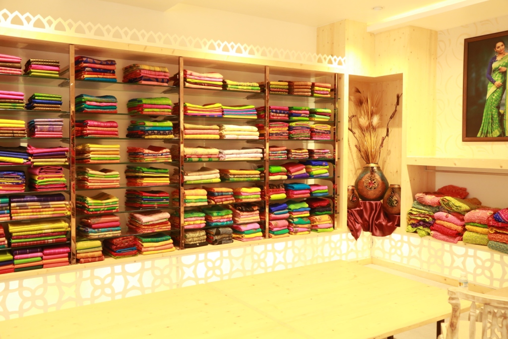 Kanchi Kora Sarees in Vijayawada