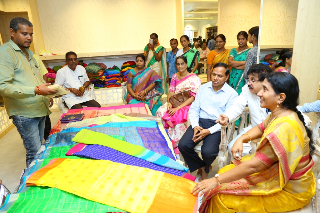 Pure light weight pattu saree boutique in Vijayawada