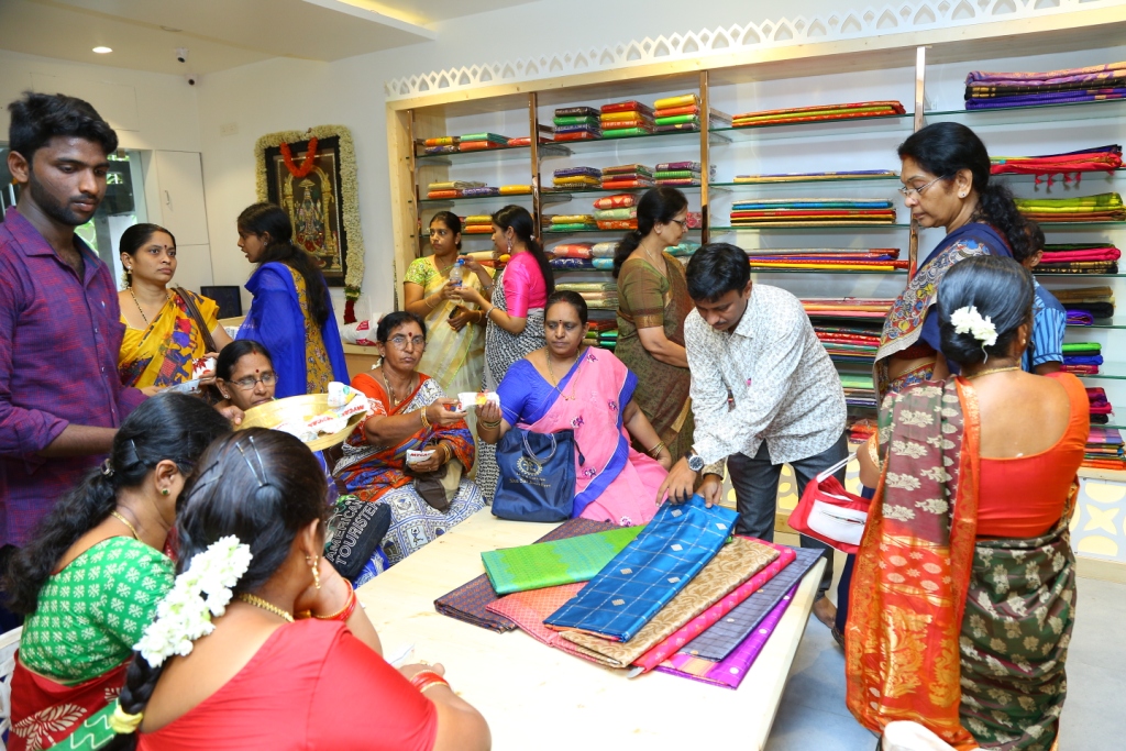Kanchi Kora Sarees in Vijayawada