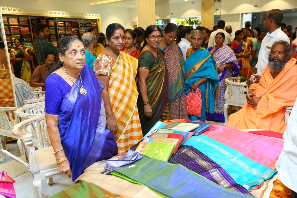 Pure light weight pattu saree boutique in Vijayawada