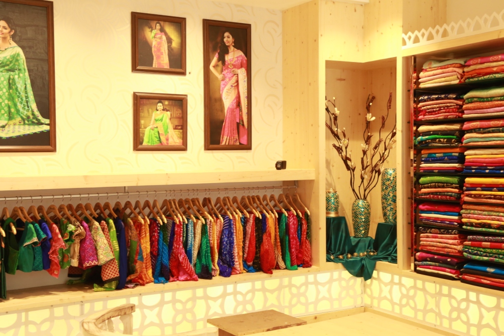 Pure light weight pattu saree boutique in Vijayawada